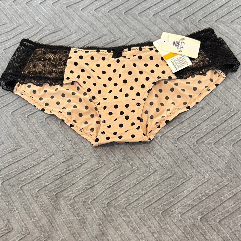 NWT B.tempted by Wacoal Tan Polka Dot Hipster Panties with Black Lace